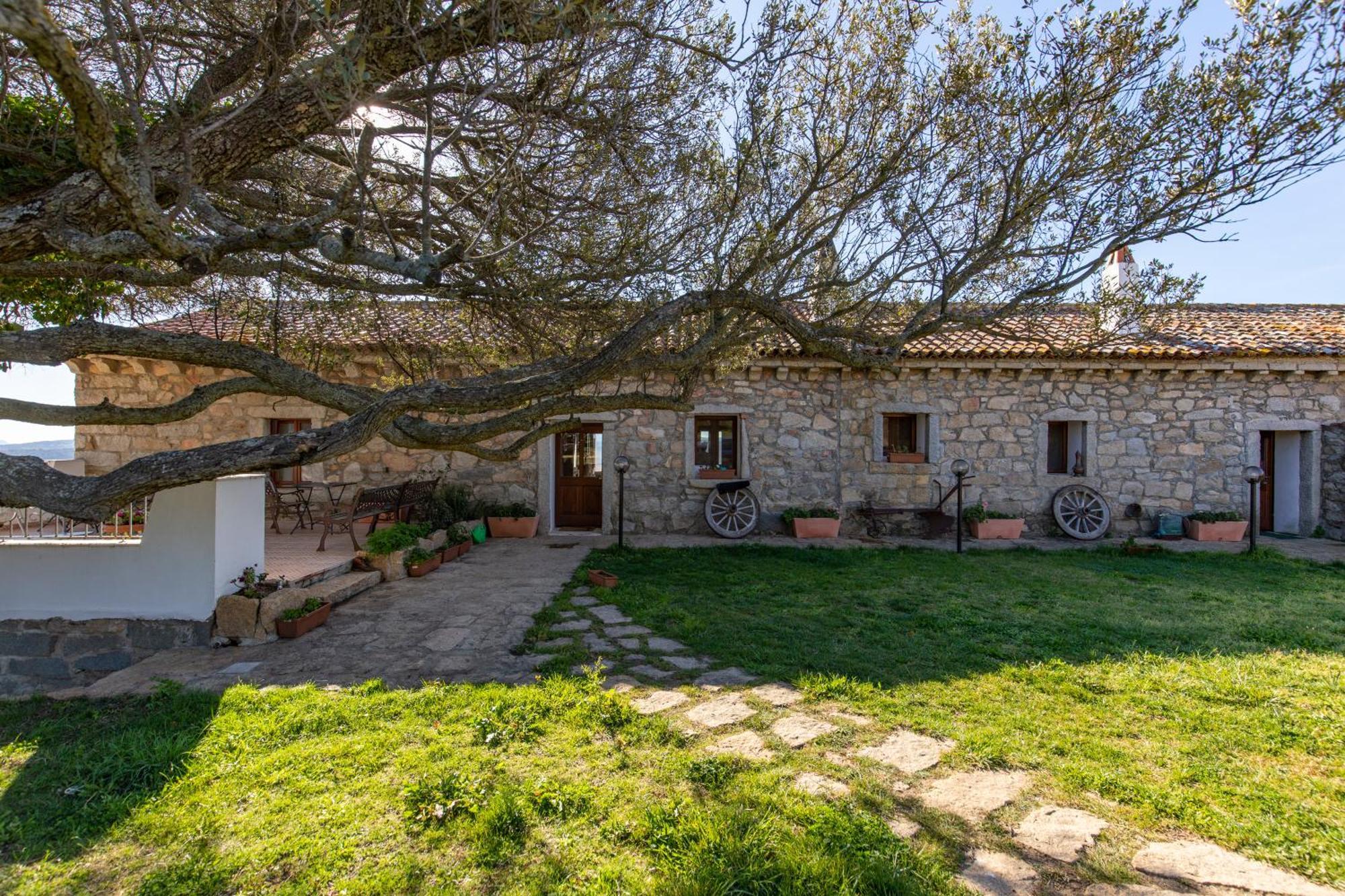 Vila Cantina&Agriturismo Canu Luogosanto Exteriér fotografie